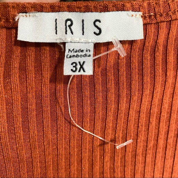 Iris Orange Ribbed Button Front Short Sleeve Top - Picture 4 of 4